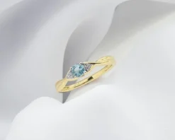 Clearance Apart Pierścionek z żółtego złota z diamentami i topazem - próba 375