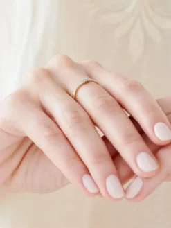 Apart Pierścionek z żółtego złota z diamentami - 0,06 ct - próba 375< Pierścionki