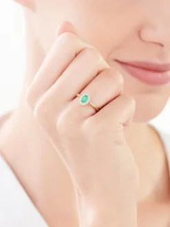Apart Pierścionek z żółtego złota z diamentami i szmaragdem - próba 585< Pierścionki