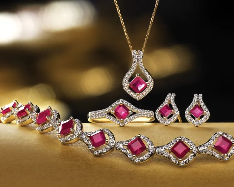 Apart Pierścionek z żółtego złota z diamentami i rubinem - próba 585< Pierścionki