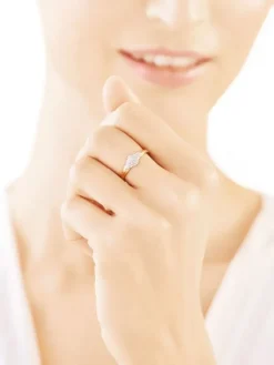Apart Pierścionek z żółtego złota z diamentami - 0,08 ct - próba 375< Pierścionki