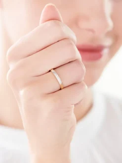Apart Pierścionek z żółtego złota z diamentami - 0,02 ct - próba 375< Pierścionki