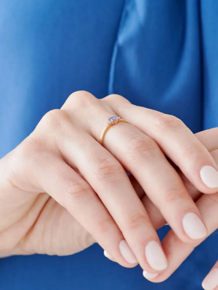 Apart Pierścionek z żółtego złota z diamentami i tanzanitem - próba 585< Pierścionki