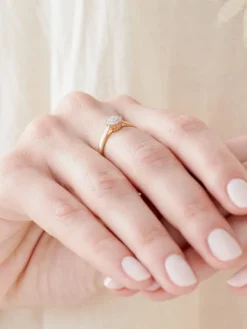 Apart Pierścionek z żółtego złota z brylantami - 0,10 ct - próba 585