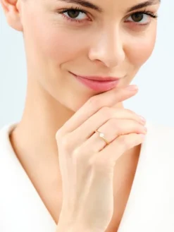 Sale Apart Pierścionek z żółtego złota z brylantem - 0,24 ct - próba 585
