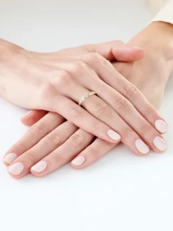 Sale Apart Pierścionek z żółtego złota z diamentami - 0,09 ct - próba 585