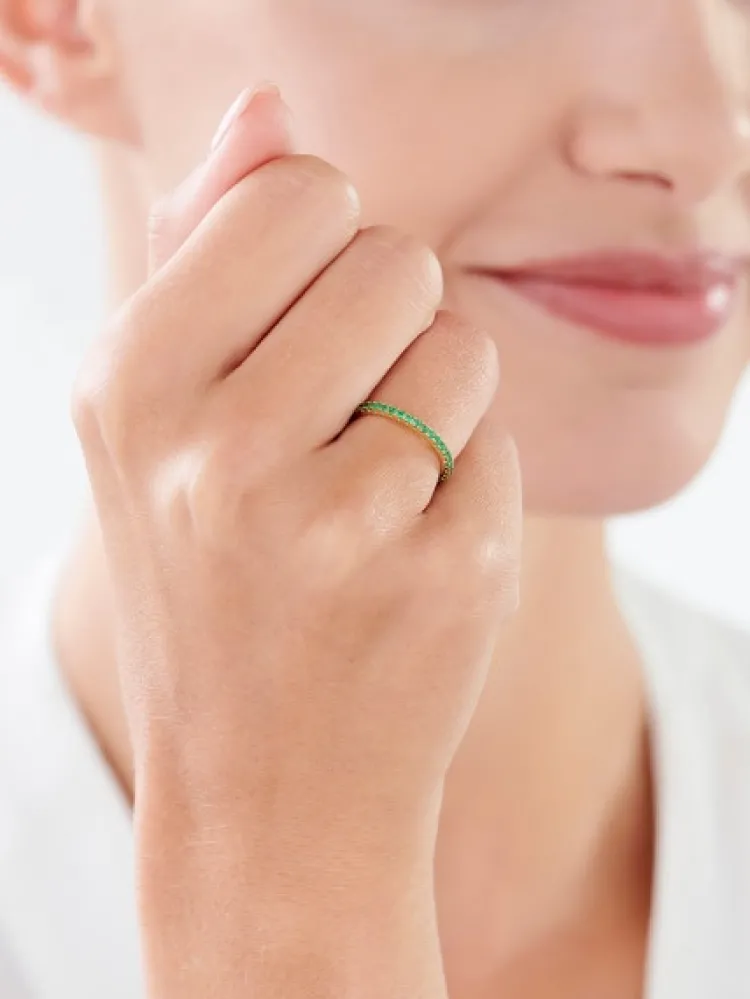Apart Pierścionek z żółtego złota z diamentem i szmaragdami syntetycznymi - próba 375< Pierścionki