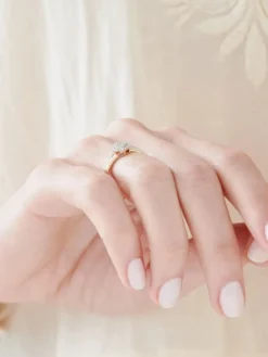 Apart Pierścionek  z żółtego złota z diamentami - 0,15 ct - próba 585