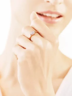 Sale Apart Pierścionek z żółtego złota z diamentami - 0,10 ct - próba 585