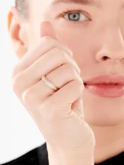 Apart Pierścionek z żółtego złota z diamentami - 0,11 ct - próba 585< Pierścionki