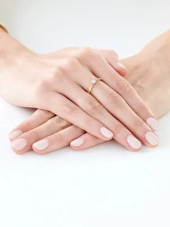 Online Apart Pierścionek z żółtego złota z diamentami - 0,05 ct - próba 585