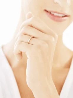 Apart Pierścionek z żółtego złota z brylantami - 0,10 ct - próba 585< Pierścionki