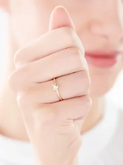 Apart Pierścionek z żółtego złota z diamentem - 0,004 ct - próba 375< Pierścionki
