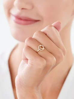 Sale Apart Pierścionek z żółtego złota z diamentami - koło - 0,05 ct - próba 375