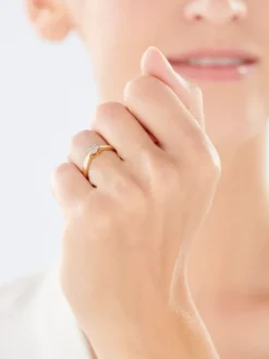 Apart Pierścionek z żółtego złota z diamentami - 0,05 ct - próba 375< Pierścionki