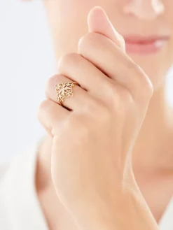 Apart Pierścionek z żółtego złota z brylantem - rozeta - 0,01 ct - próba 375< Pierścionki