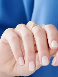 Sale Apart Pierścionek z żółtego złota z diamentami i tanzanitem - próba 585