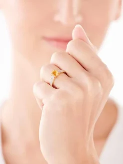 Apart Pierścionek z żółtego złota z diamentami i cytrynem - próba 585< Pierścionki