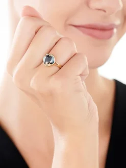 Apart Pierścionek z żółtego złota z diamentami i topazem London Blue - próba 585< Pierścionki