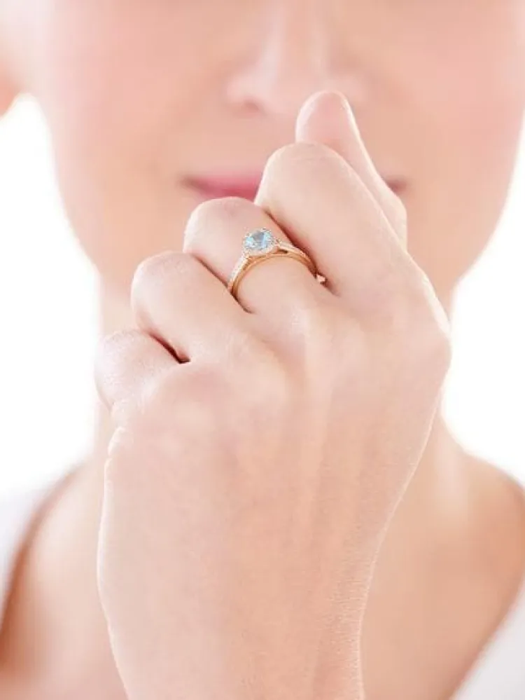 Hot Apart Pierścionek z żółtego złota z diamentami i topazem - próba 585