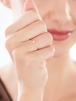 Apart Pierścionek z żółtego złota z diamentami - 0,03 ct - próba 375< Pierścionki