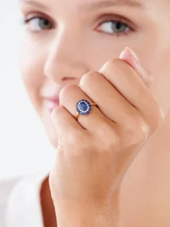 Apart Pierścionek z żółtego złota z diamentami i szafirami syntetycznymi - próba 585< Pierścionki