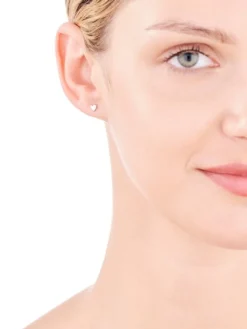 Apart Pojedynczy srebrny kolczyk - serce< Wszystkie