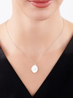 Outlet Apart Zawieszka z białego złota z diamentem - puzderko, serce - 0,005 ct - próba 375