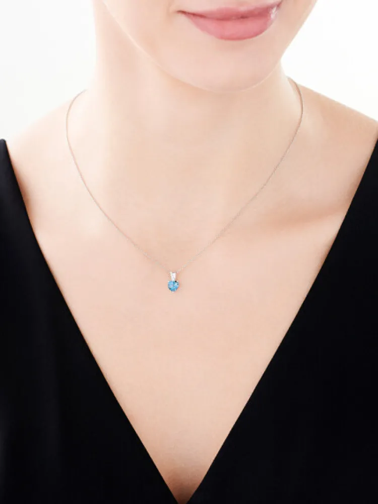 Clearance Apart Zawieszka z białego złota z brylantami i topazem London Blue - serce - próba 375
