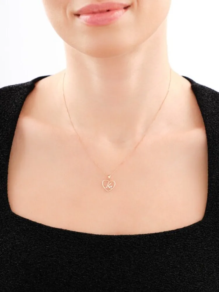 Apart Zawieszka z różowego złota z diamentem - litera K, serce - 0,005 ct - próba 375< Zawieszki