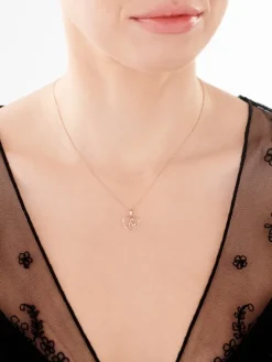 Apart Zawieszka z różowego złota z diamentem - litera A, serce - 0,005 ct - próba 375< Zawieszki