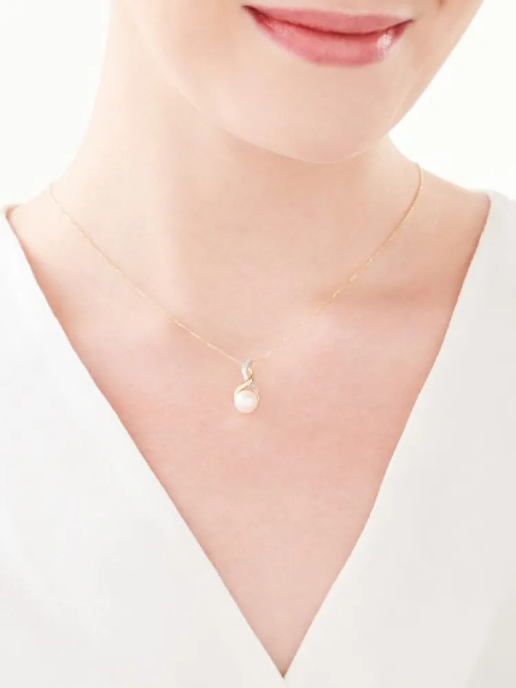 Clearance Apart Zawieszka z żółtego złota z diamentami i perłą - próba 585