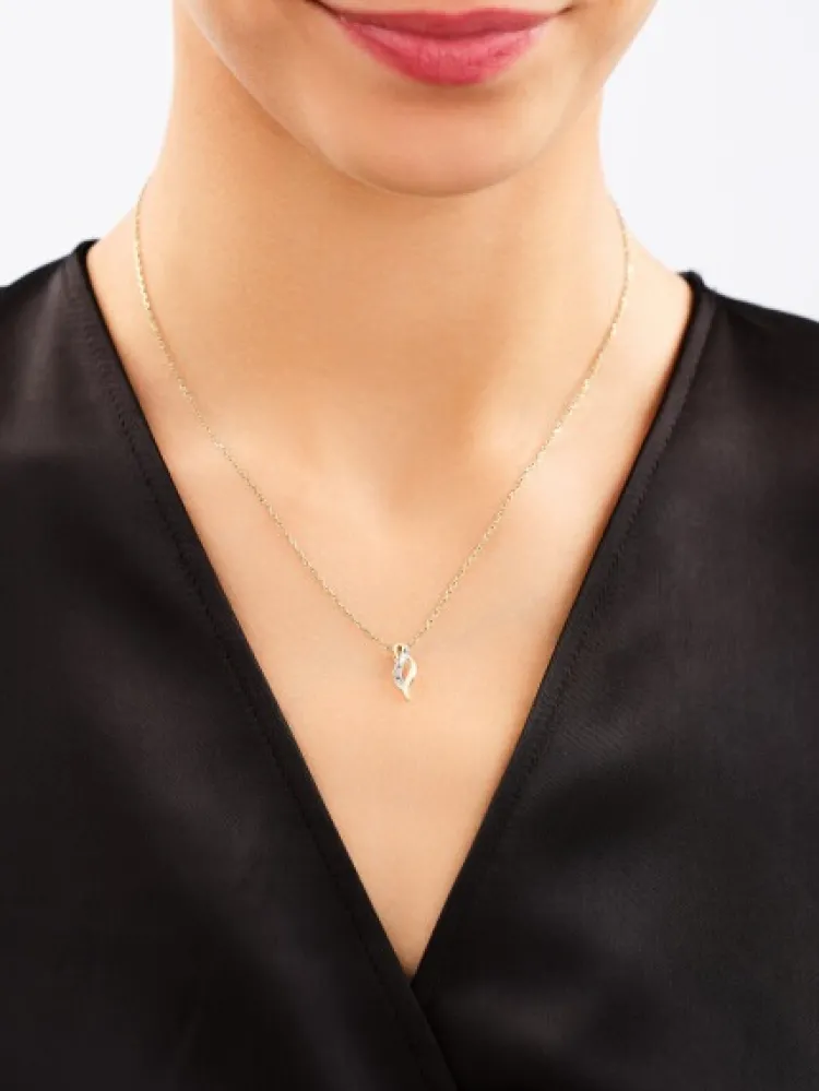 Apart Zawieszka z żółtego złota z diamentem - 0,004 ct - próba 375< Zawieszki