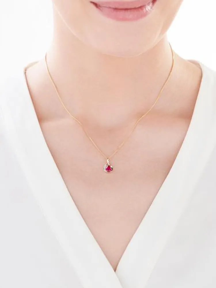 Apart Zawieszka z żółtego złota z diamentem i rubinem syntetycznym - próba 375< Zawieszki