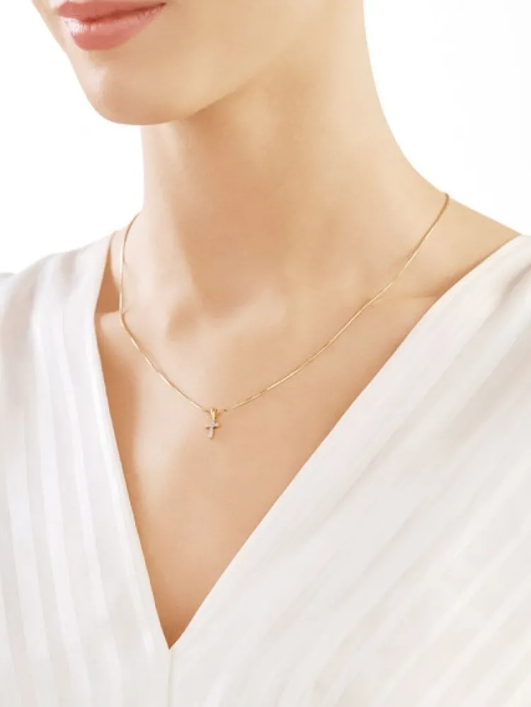 Apart Zawieszka z żółtego złota z diamentami - krzyż - 0,01 ct - próba 585< Zawieszki