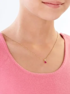 Apart Zawieszka z żółtego złota z diamentem i rubinem syntetycznym - serce - próba 375< Zawieszki
