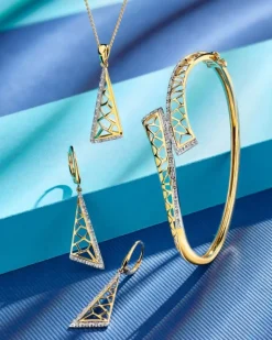 Clearance Apart Zawieszka z żółtego złota z diamentami - 0,05 ct - próba 585