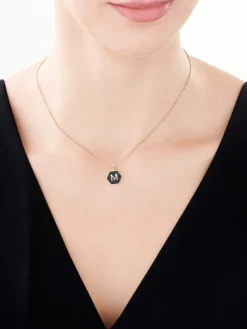 Best Apart Zawieszka z żółtego złota z diamentem i onyksem - litera M - próba 375