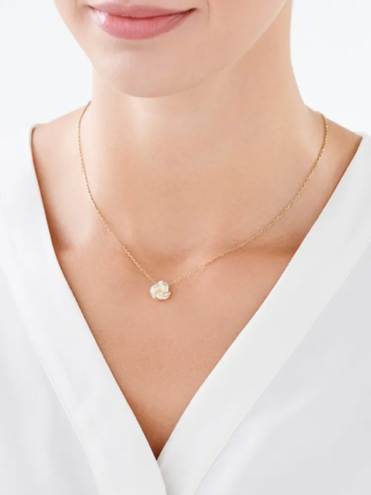 Discount Apart Zawieszka z żółtego złota z diamentami - 0,03 ct - próba 375