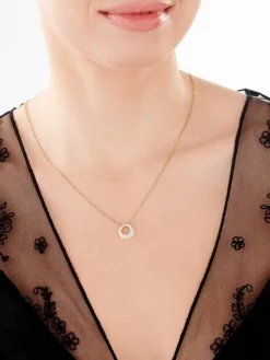 Discount Apart Zawieszka z żółtego złota z diamentami - koło - 0,10 ct - próba 585