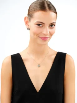 Apart Złota zawieszka z cyrkoniami - rozeta< Zawieszki