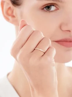 Apart Złoty pierścionek z cyrkoniami< Pierścionki